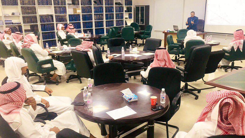 Taif University qualifies 450 male and female teachers in summer training courses