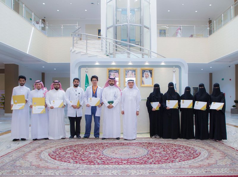 Taif University Honors Pharmacy Students to Win First Place at DUPHAT 2018 Conference