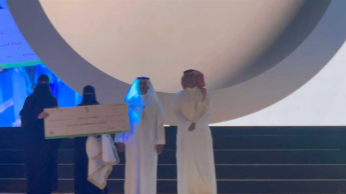 Student Salha Daraan won second place in the Innovation and Artificial Intelligence competitioni 