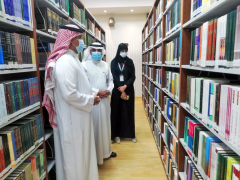 زيارة وكيل الجامعة للمكتبة