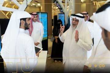 The exhibition of student projects in the (Tomoh) forum