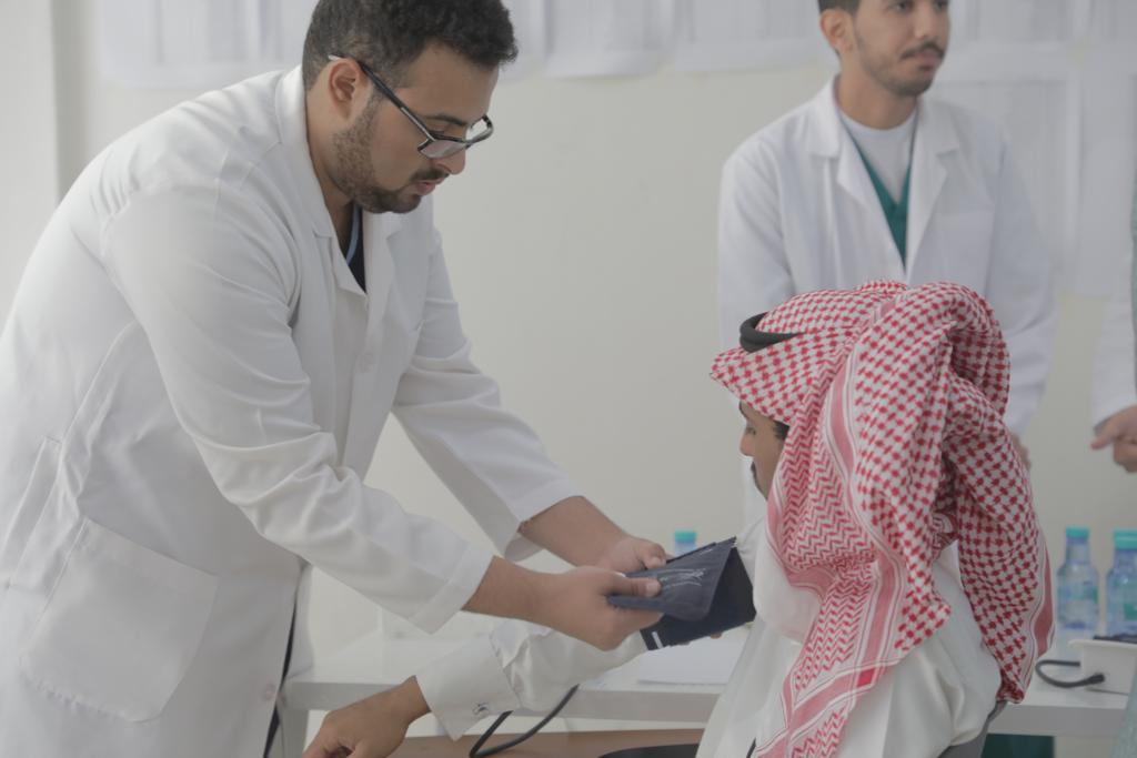 طلاب جامعة الطائف يحققون أعلى نسبة اجتياز في اختبار الرخصة السعودية لمزاولة مهنة طب الأسنان